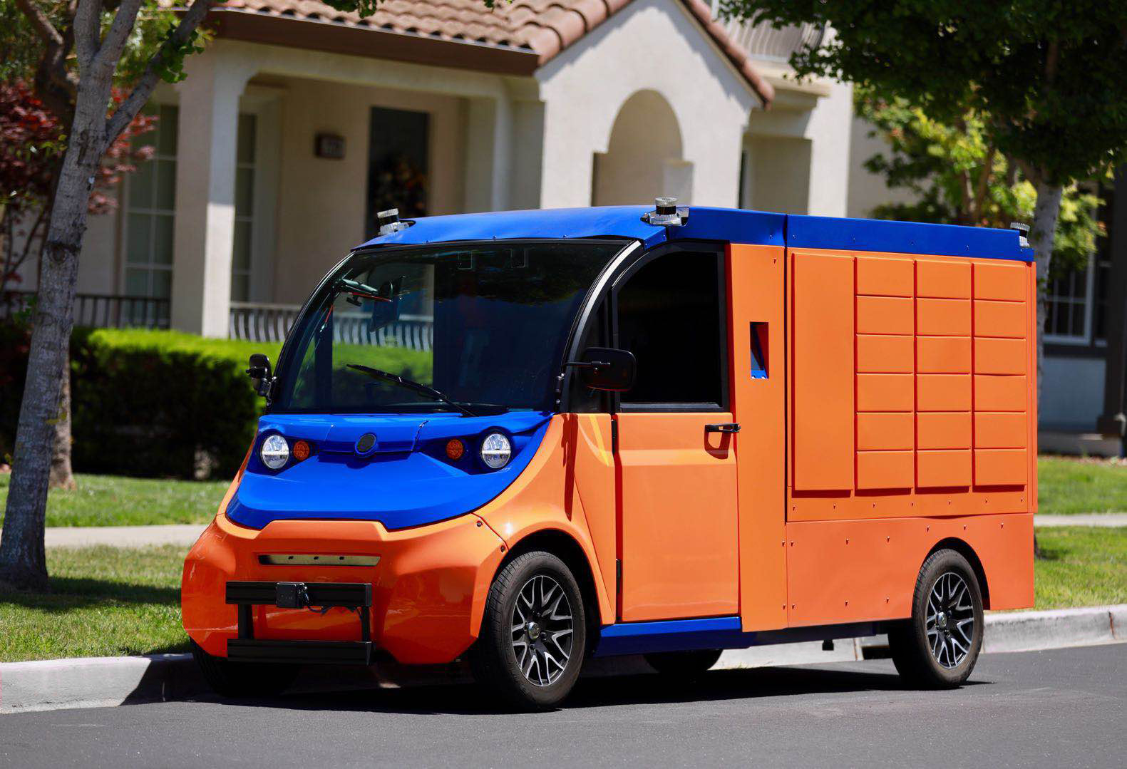 ontrac-and-boxbot-partner-to-test-self-driving-parcel-delivery